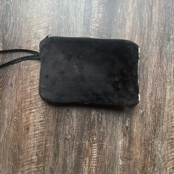 2pc Set Wristlet And Eye Mask - Picture 3 of 4